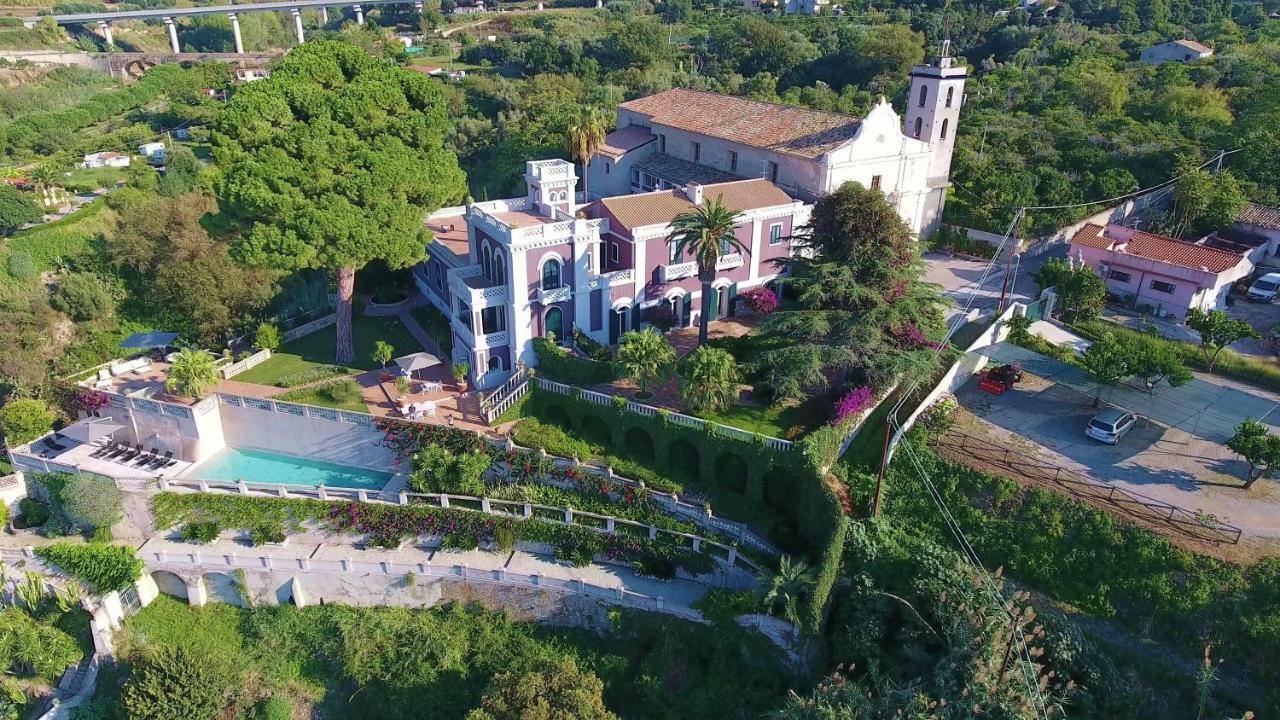 Paola 5*